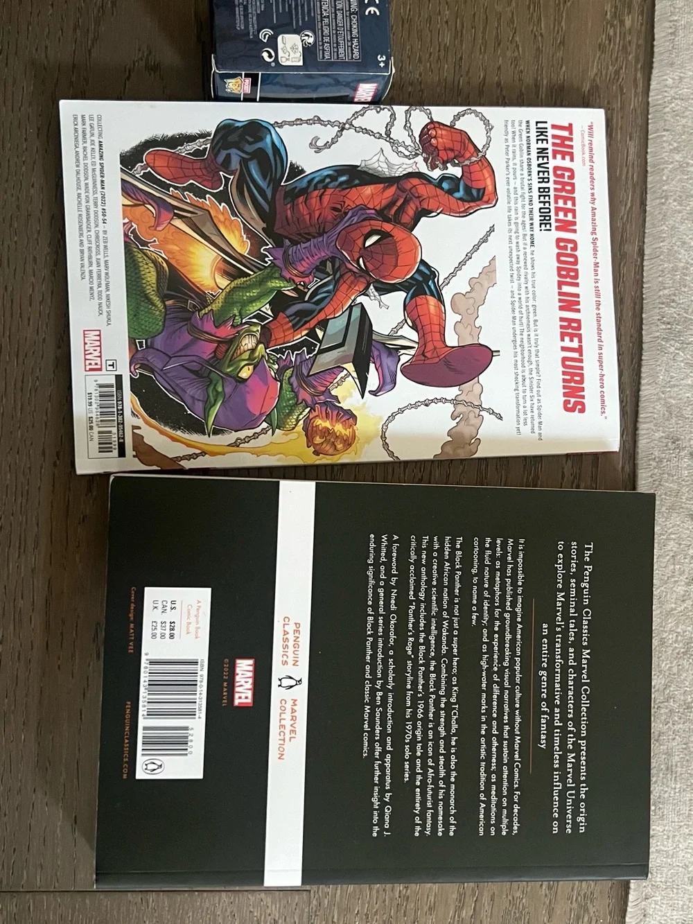 Marvel Black Panther Set with Black and Multicolor Comic Covers